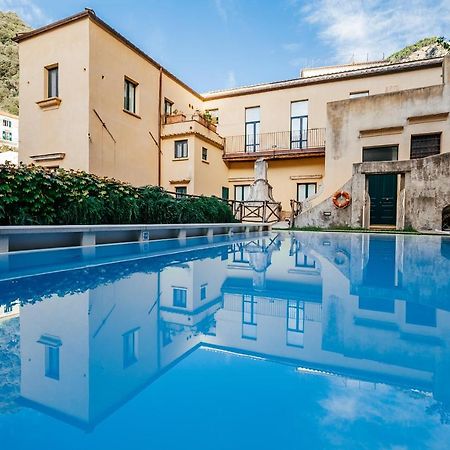 Amalfi Resort Exterior photo